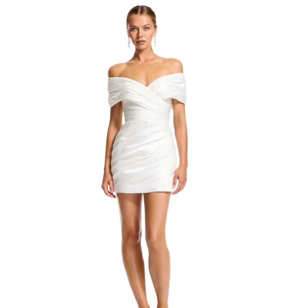 Elegant Off-Shoulder White Mini Dress